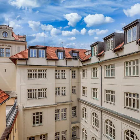 The Botanist Apart Otel Prag