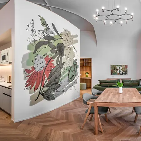 Apartahotel The Botanist 4*