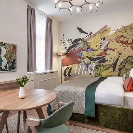 Apartahotel The Botanist 4*