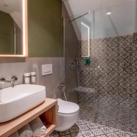 The Botanist Apartahotel