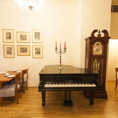 Modra Ruze Praag