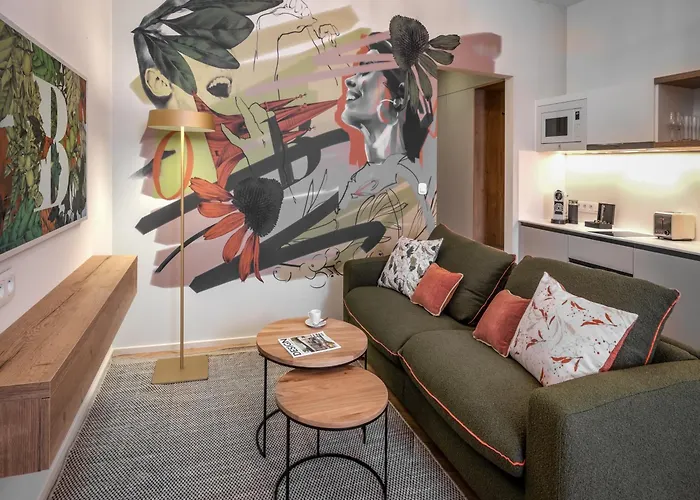 The Botanist Lägenhetshotell 4*