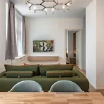 The Botanist Apartmanhotel Prága