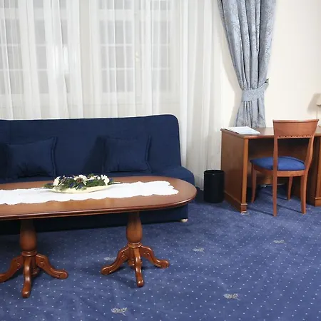 The Botanist Aparthotel 4*
